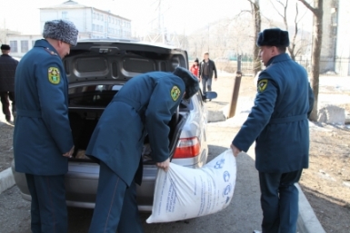 Спасатели помогли с кормом для диких животных пресс-служба ГУ МЧС России по ЕАО