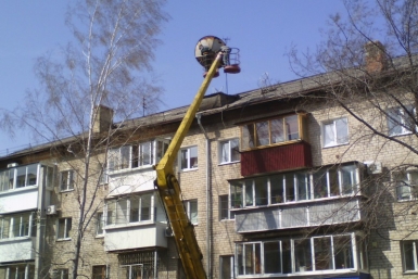 Сильный ветер заставил УК демонтировать старые "тарелки" Константин Земляникин, ИА ЕАОmedia