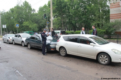 Сразу четыре машины пострадали в результате ДТП в Биробиджане Эдуард Тираспольский, сайт Город на Бире 