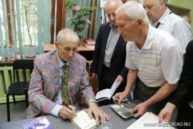 Побывавший в ЕАО поэт Евгений Евтушенко был открыт и хвалил евреев    Олег Черномаз, газета &quotБиробиджанская звезда&quot
