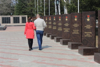 В Аллее Героев установят еще два пилона Владимир Иващенко