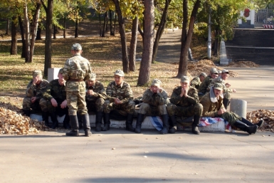 Большинство участников опроса ИА ЕАОMedia считают службу в армии обязательной Виталий Гречанюк