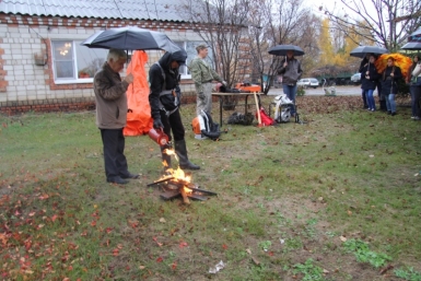 Приемы тушения огня Фото предоставлено управлением лесами правительства ЕАО