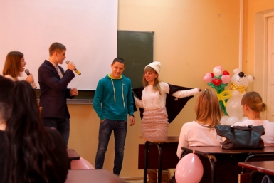 Влюбленные студенты ПГУ им. Шолом-Алейхема ЕАО сыграли в романтические игры Из архива Александра Музыки