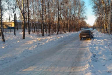 Ребенок поскользнулся на обочине и попал под колеса авто в Биробиджане областная ГИБДД