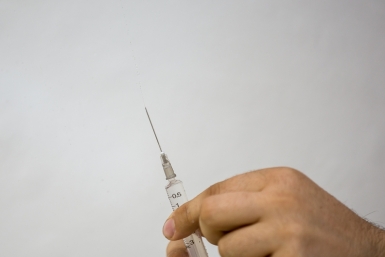 Ситуация с закупкой вакцины от клещевого энцефалита тревожит биробиджанцев Антон Балашов