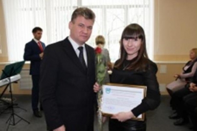 Лучших муниципальных служащих чествовали в мэрии Биробиджана с сайта мэрии Биробиджана