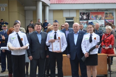Анатолий Тихомиров поздравил юноармейцев Пресс-служба Законодательного Собрания ЕАО