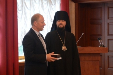 Юбилейную медаль РПЦ вручили депутату Законодательного Собрания ЕАО Артуру Бугулову пресс-служба Законодательного Собрания ЕАО
