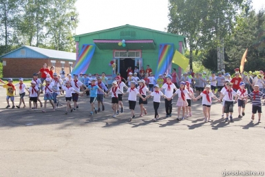 180 детей отдохнут и поправят здоровье на первой смене в лагере &quotЖемчужина&quot ЕАО газета &quotДи Вох&quot