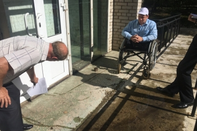 Непреодолимые барьеры на пути инвалидов к социальным объектам выявили &quotфронтовики&quot ЕАО региональное отделение ОНФ