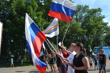 Около сотни биробиджанцев разных возрастов поддержали инициативу ОНФ и вышли воскресным утром на пробежку ИА ЕАОMedia