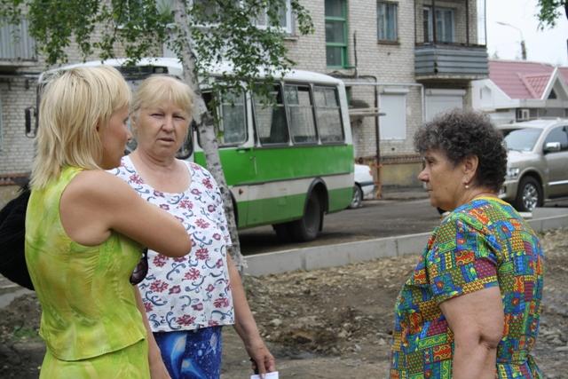 Мэр Биробиджана внес коррективы в ход благоустройства дворов