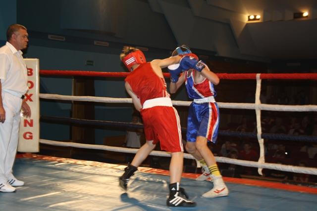 Боксеры Биробиджана победили в турнире 