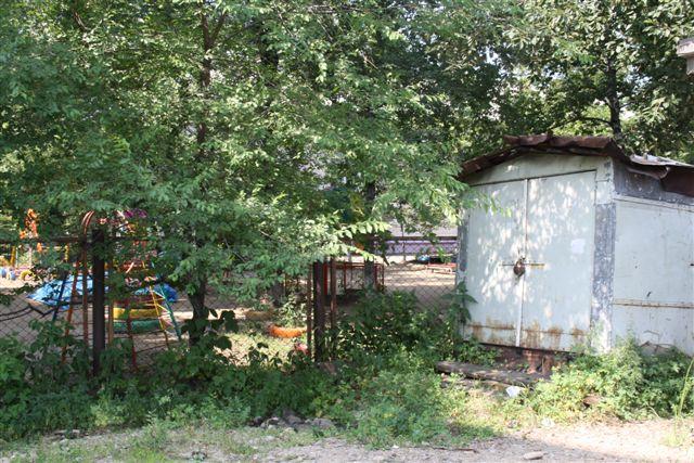 Гаражи угрожают пожарной безопасности детсада в Биробиджане