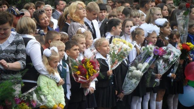День знаний отмечают в биробиджанской школе №23