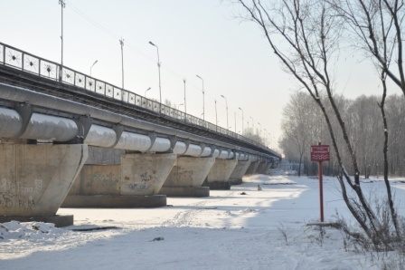 Толщина льда на водоемах Биробиджана у сотрудников МЧС опасений не вызывает