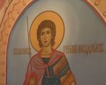 стены расписаны в древнерусском стиле