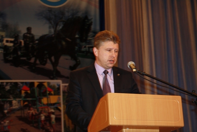 Выступает мэр Биробиджана Андрей Пархоменко
