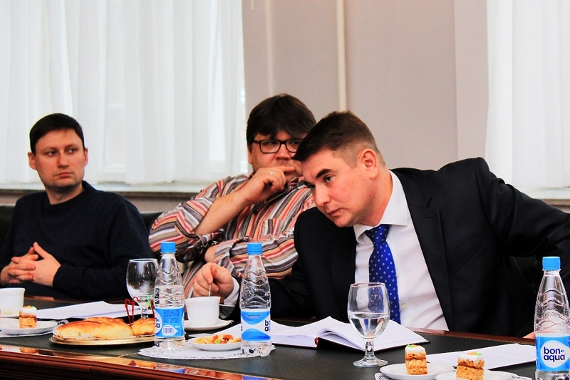 Советник по СМИ председателя ЗСПК Михаил Полусмак предлагает дисциплинарные меры