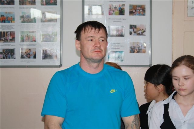 Виктор Попов
