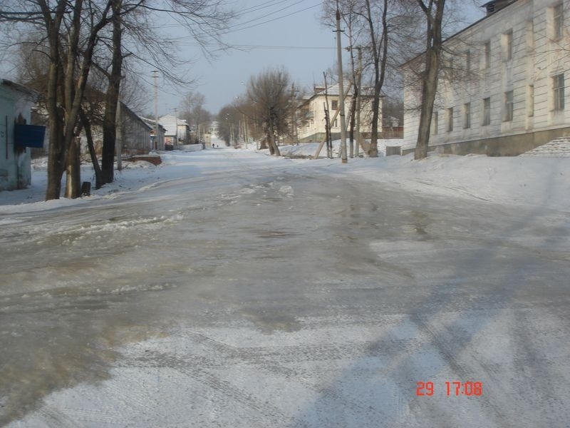 Стоки вышли на поверхность