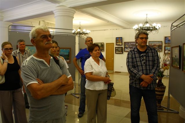 Выставка приморского художника Владимира Листрового открылась в Биробиджане