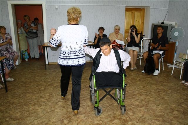 Денис Якимов танцует Хава Нагилу