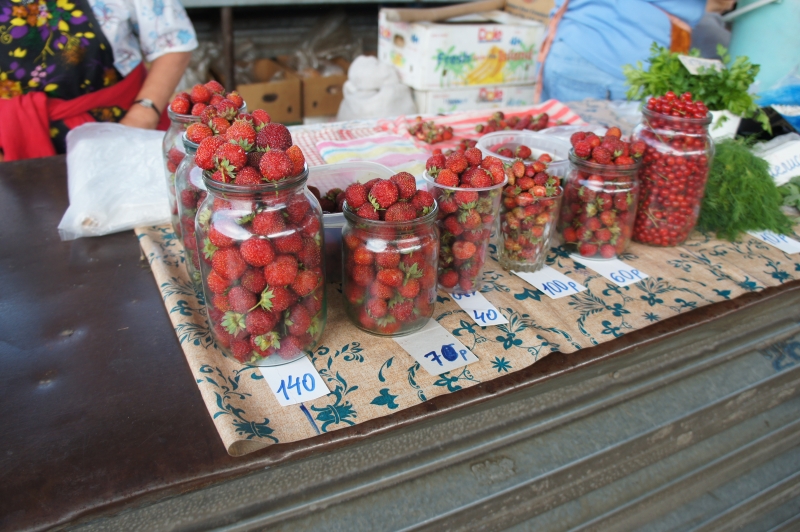 Клубника, земляника и смородина
