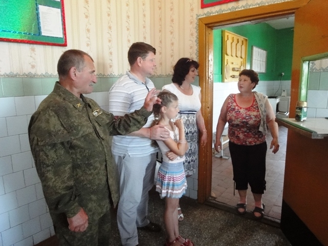 Виктор Орел лично приехал посмотреть, как устроен быт ребят