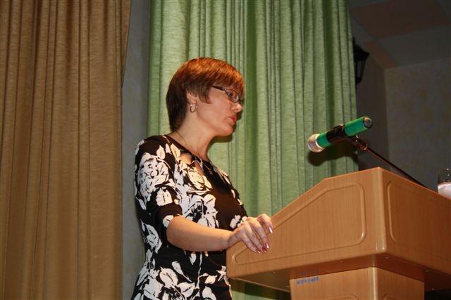 С докладом выступила начальник отдела образования Марина Авачева