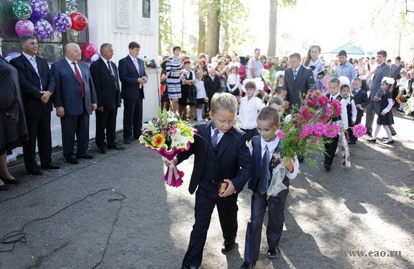 За руку в первый класс