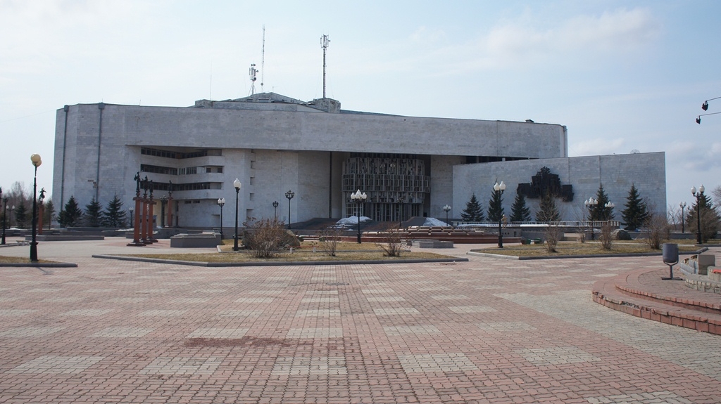 Театральная площадь