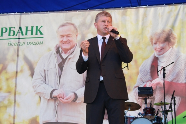 Андрей Пархоменко поздравил горожан с 75-летием Биробиджана