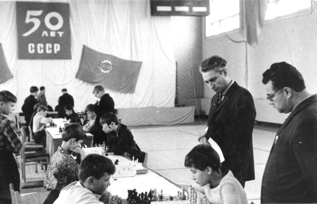 Биробиджанскому гроссмейстеру Эзраилю Шейнману исполняется 80 лет