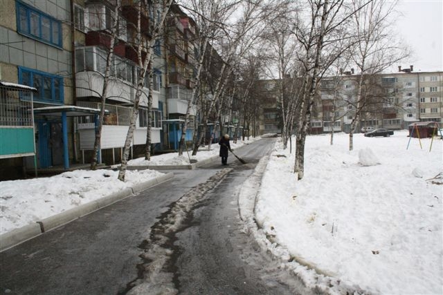 Ход очистки города от снега проинспектировал мэр Биробиджана Андрей Пархоменко