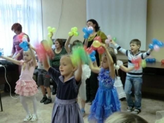 "Витамином радости" поделились биробиджанские дошколята с пациентами детской больницы