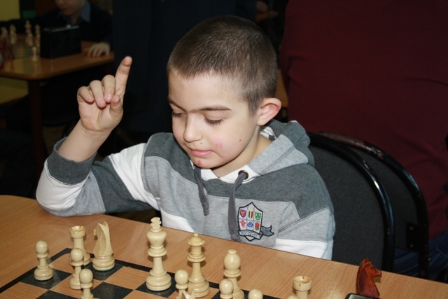 В шахматы семьями сыграли в Биробиджане