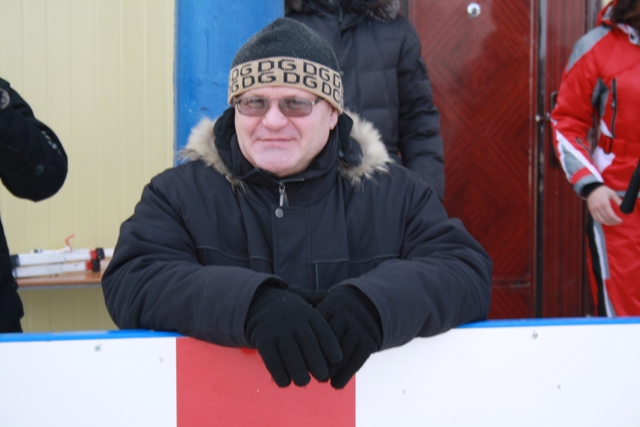 Губернатор области Александр Винников среди болельщиков