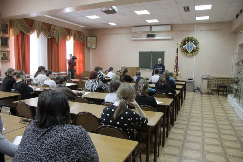 Читать стихи учили школьников в Биробиджанской епархии