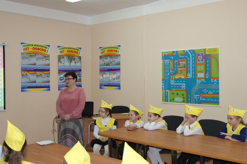Посвящение в Юные инспекторы движения