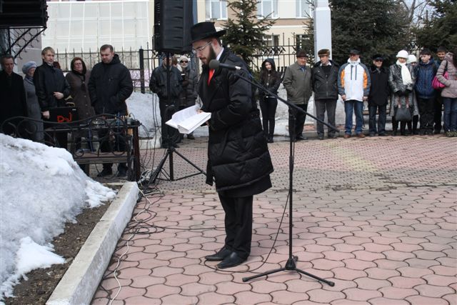 Раввин Эли Рисс читает Кидуш