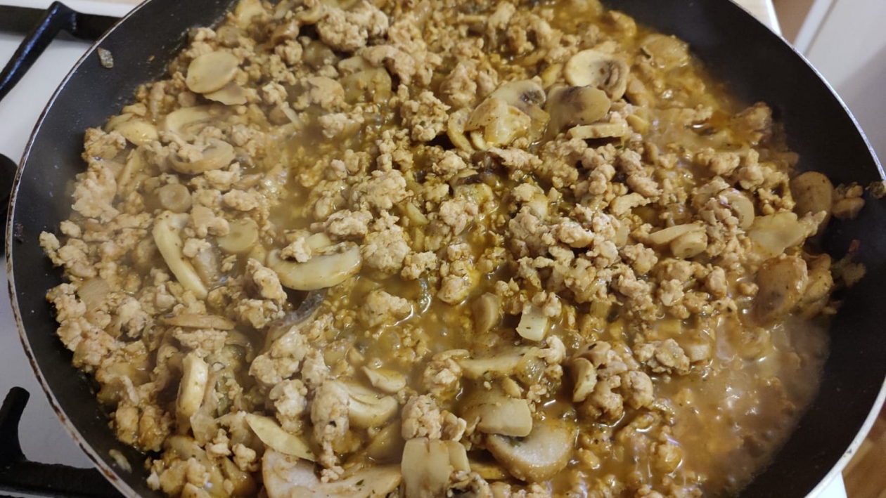 Мясной рулет из лаваша