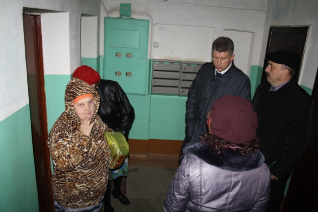 Свалки одолели жильцов дома по улице Заводской