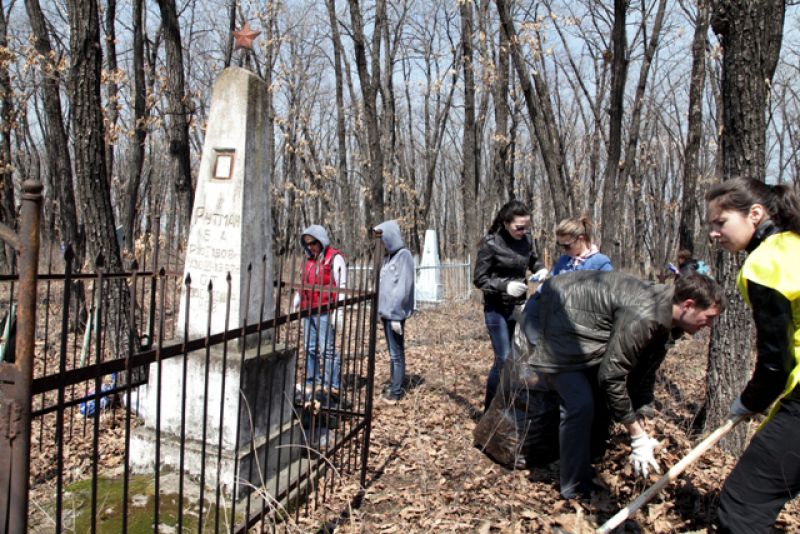 Молодежь ЕАО наведет порядок на могилах участников ВОВ