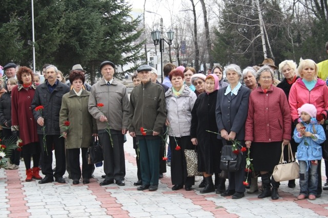 Поклониться Знамени Победы пришли ветераны войны и труженики тыла