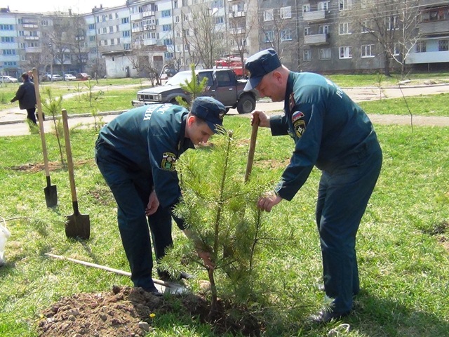 Сотрудники МЧС уверны, что ученикам 14-ой школы придется по душе их теперь уже "зеленая"