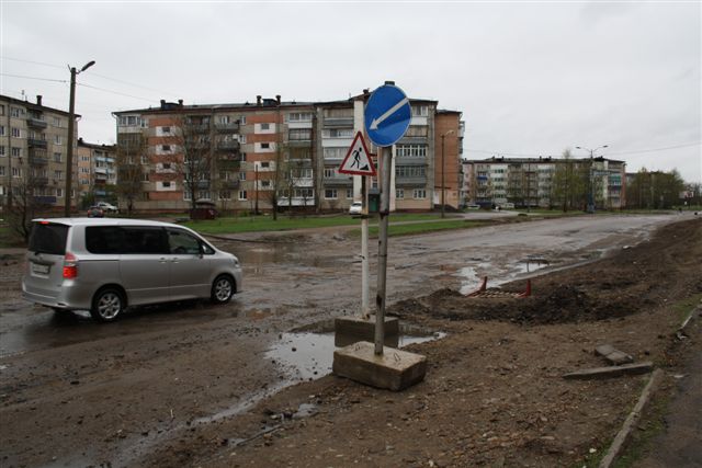 Помимо водоотведения на реконструируемом участке планируется уложить новый асфальт
