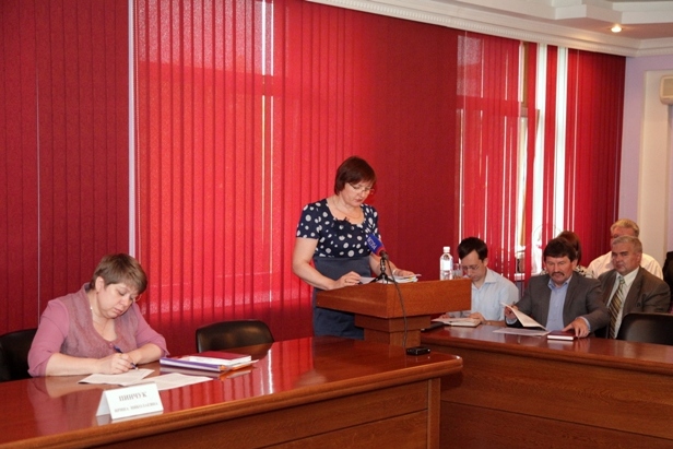 Первый заместитель начальника финансового управления правительства области Елена Бородавко, Фото с места события из других источников