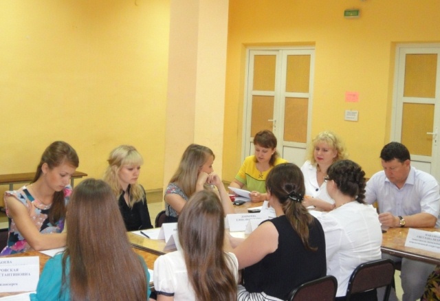 На первом заседании утвердили руководство совета, Фото с места события из других источников